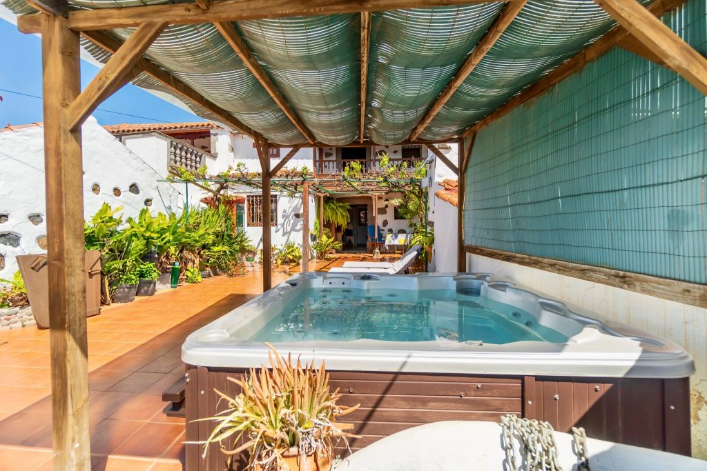Jacuzzi